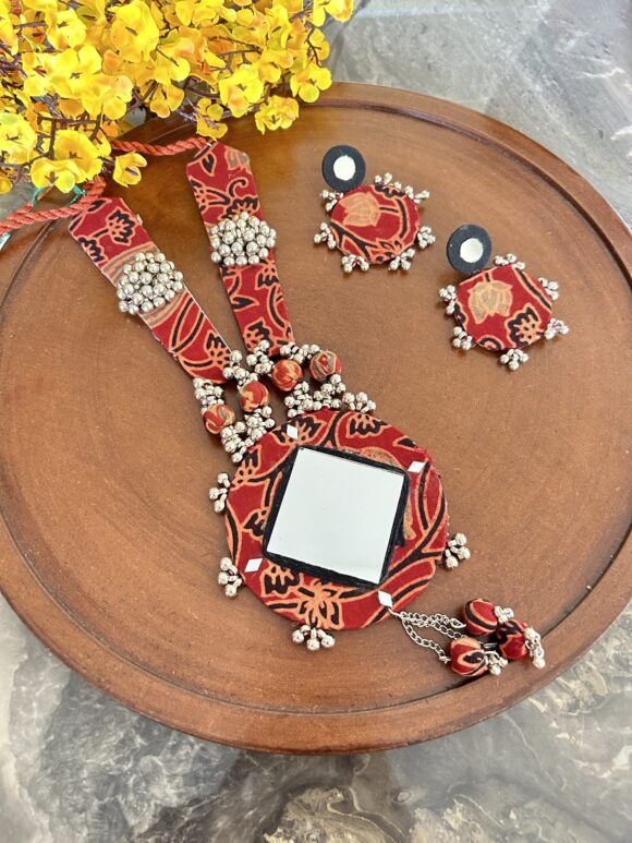 Griva Ajrakh Necklace