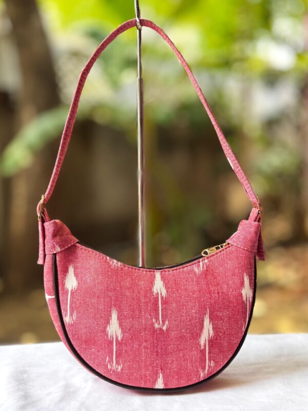 MOON SHOULDER BAGS