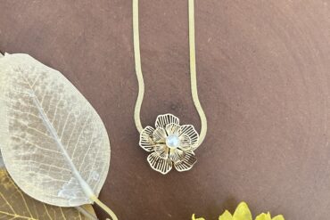 Flower Snake Chain Necklace